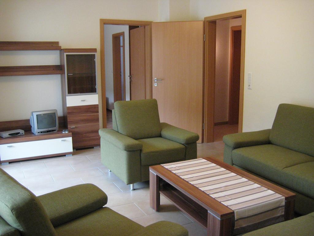 Weingut Goeres Hotel Briedel Room photo